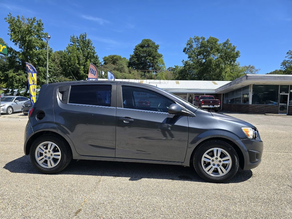 Used 2013 Chevrolet Sonic LT image 4