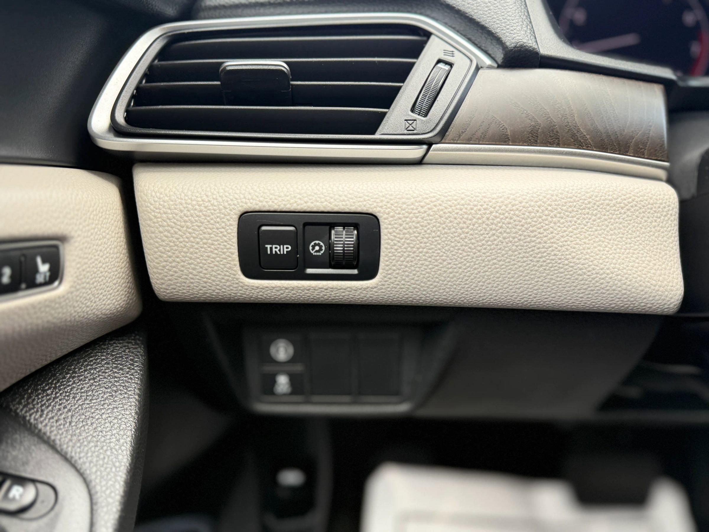 Used 2018 Honda Accord EX-L image 24