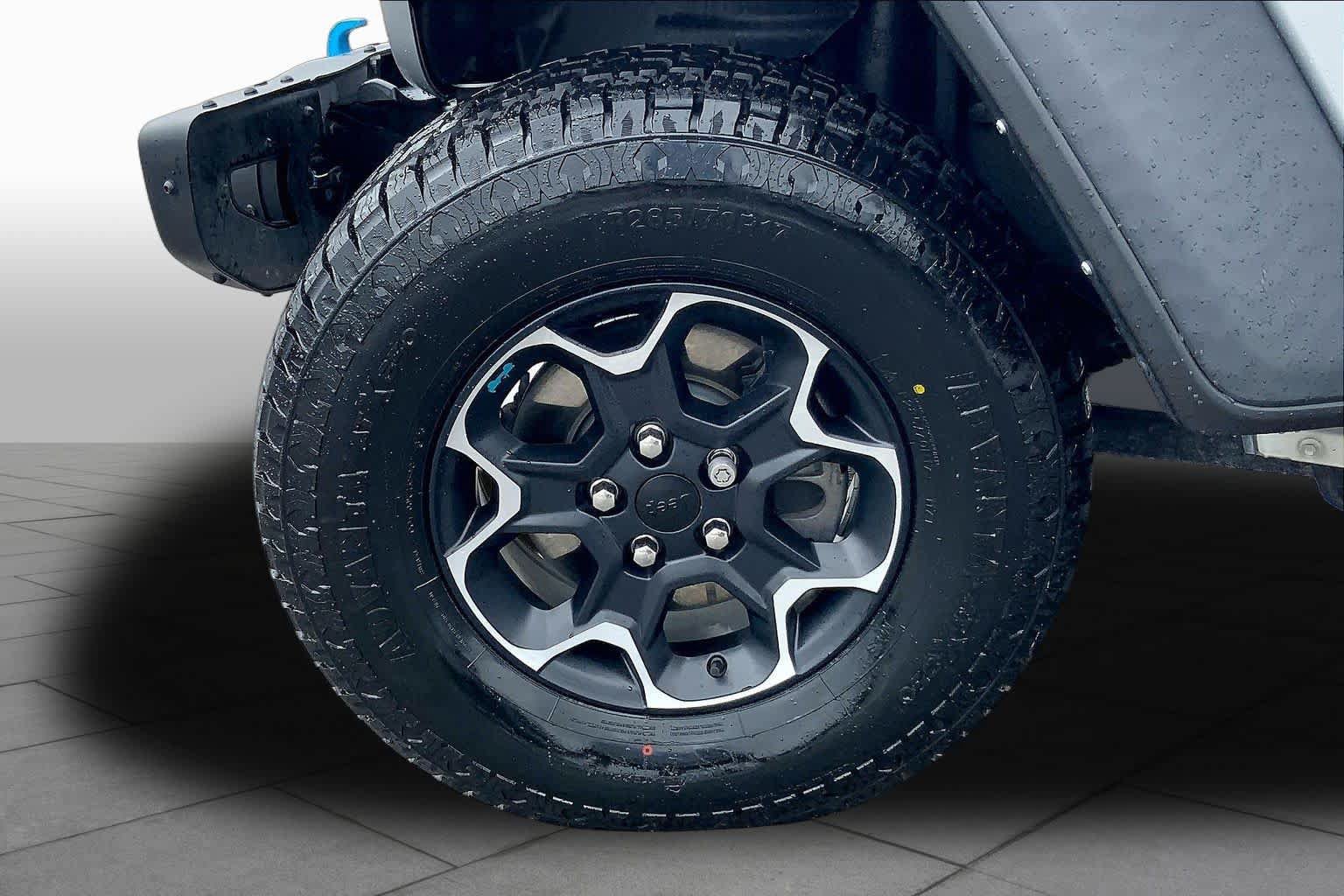 Used 2023 Jeep Wrangler Unlimited Rubicon 4xe w/ Steel Bumper Group AWD/4WD image 11
