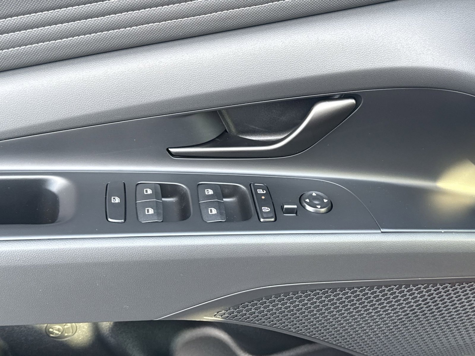 New 2026 Hyundai Elantra Sport FWD image 15