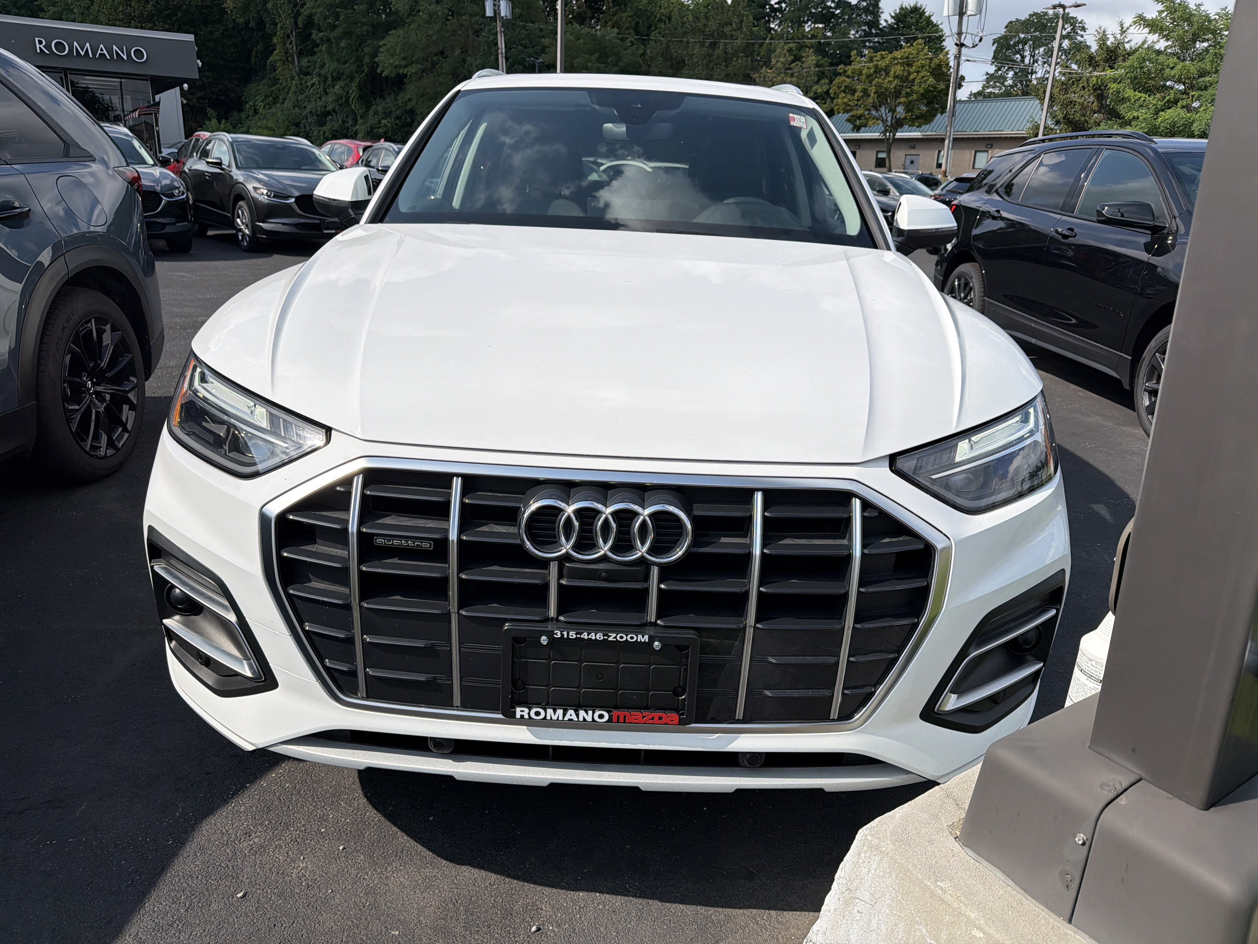 Used 2021 Audi Q5 2.0T Premium Plus w/ Premium Plus Package AWD/4WD image 3