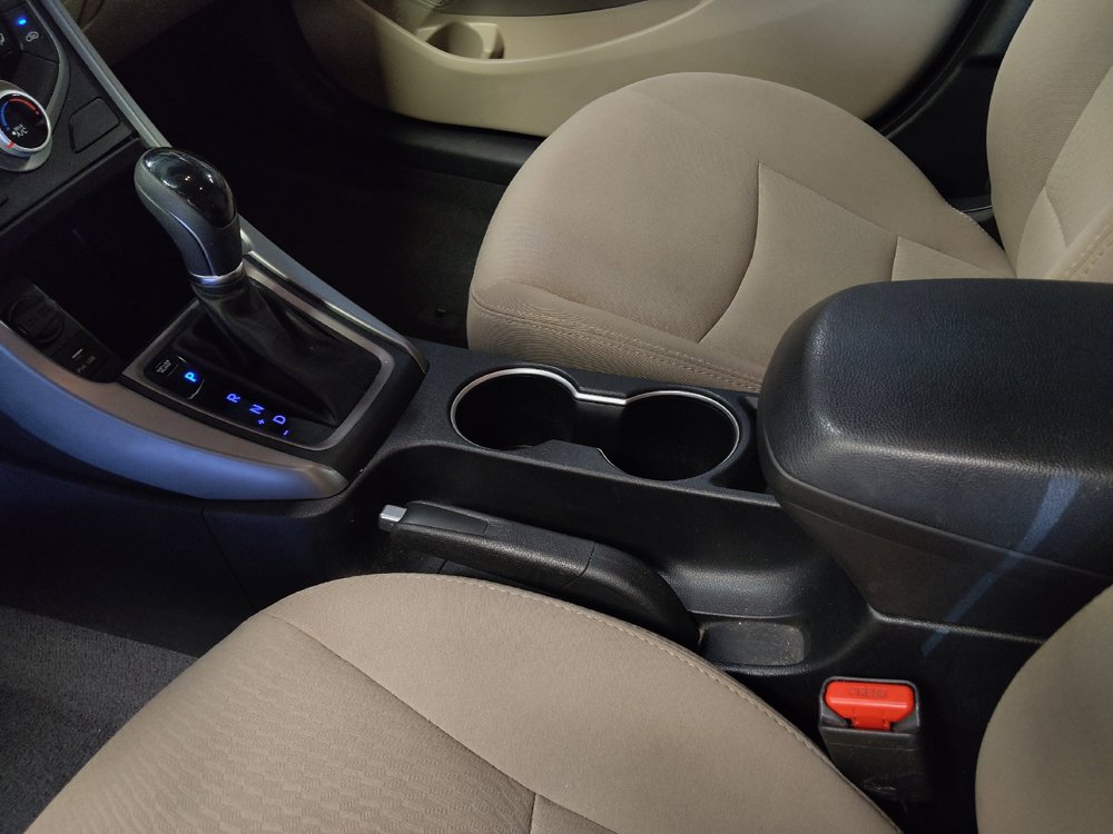 Used 2015 Hyundai Elantra SE FWD image 26