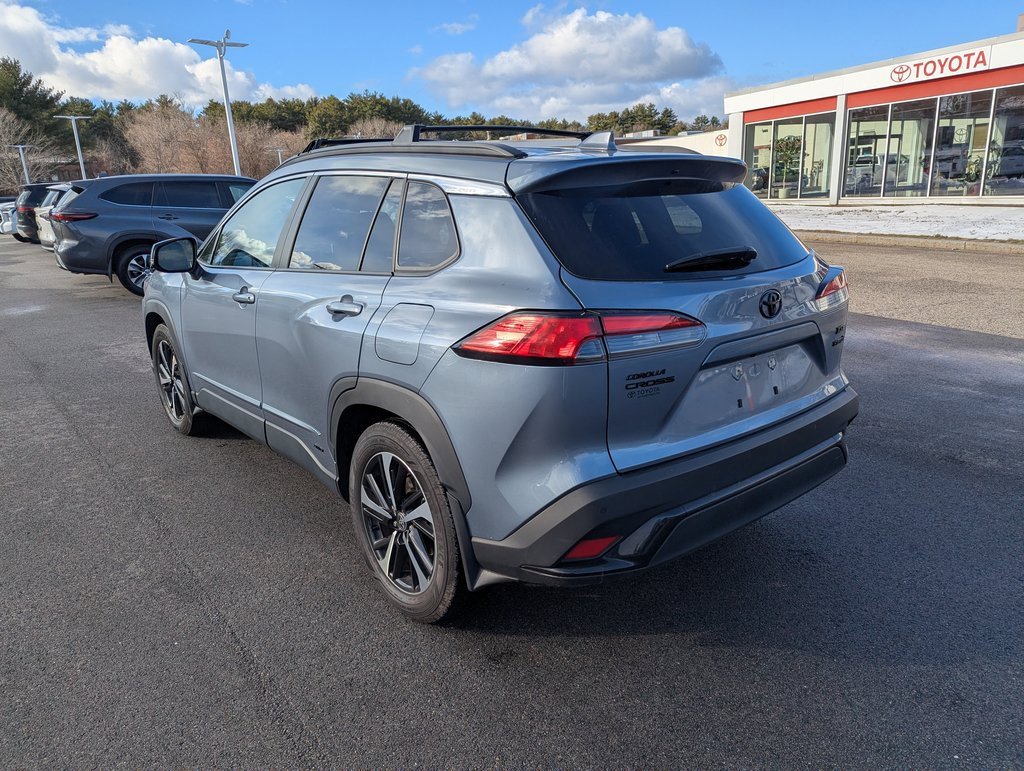 Used 2023 Toyota Corolla Cross XSE image 3