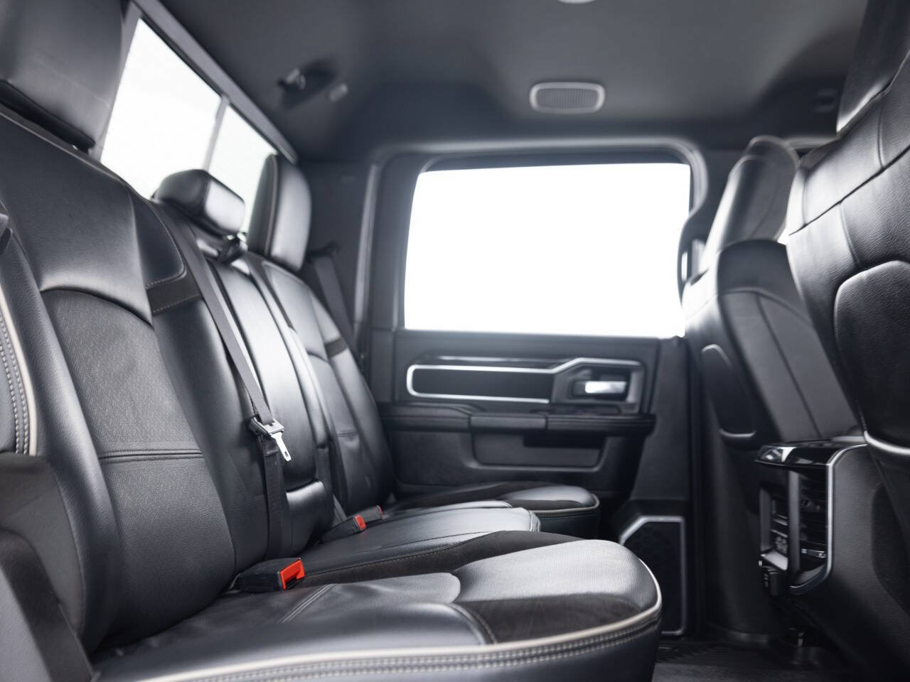 Used 2019 RAM 2500 Laramie w/ Night Edition AWD/4WD image 36