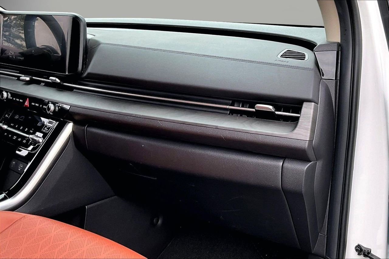 Used 2024 Kia Carnival SX image 20