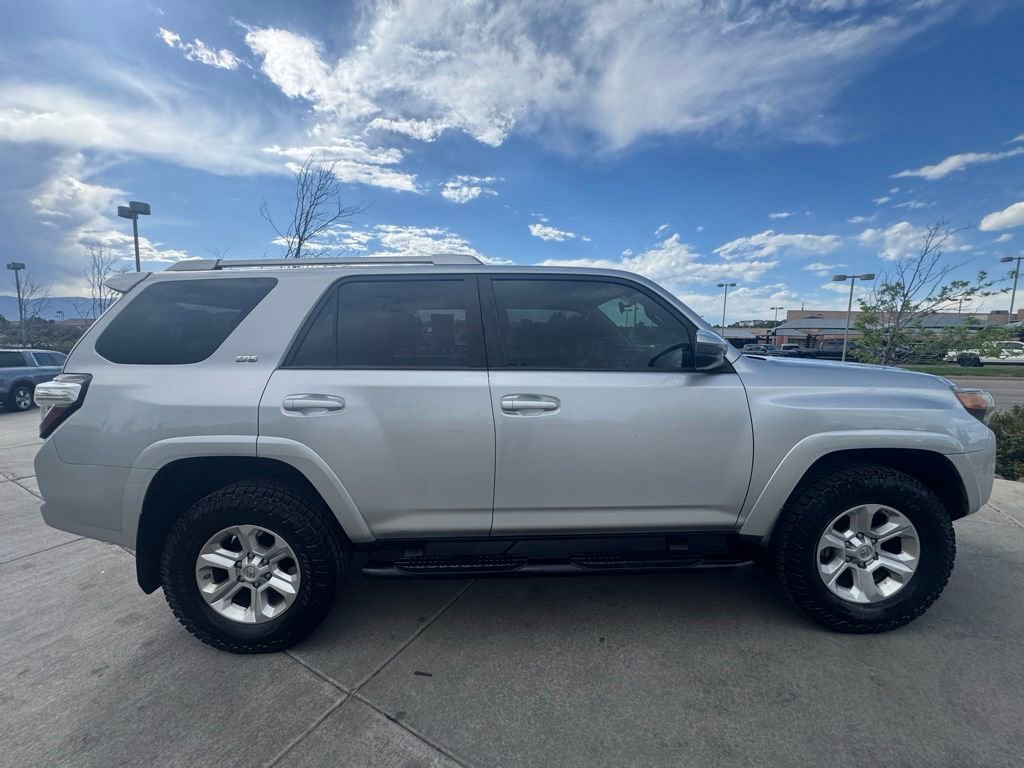 Used 2018 Toyota 4Runner SR5 AWD/4WD image 8