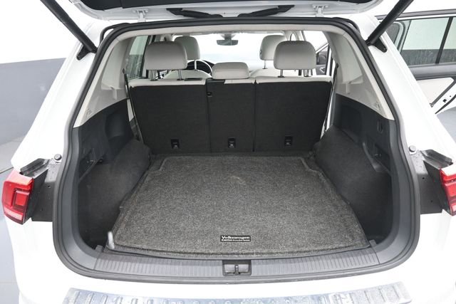 Used 2019 Volkswagen Tiguan SEL Premium AWD/4WD image 6
