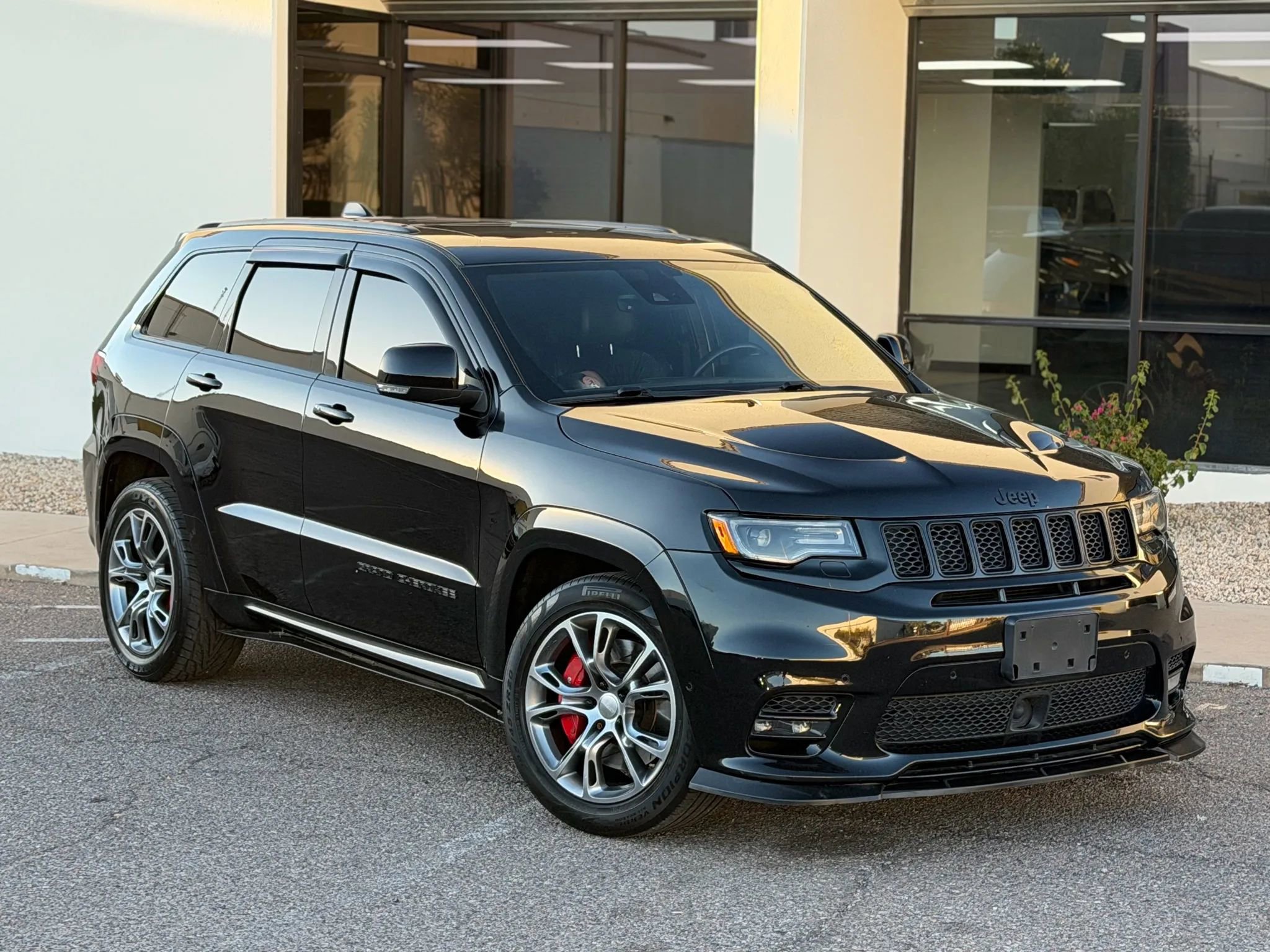 Used 2018 Jeep Grand Cherokee SRT image 7