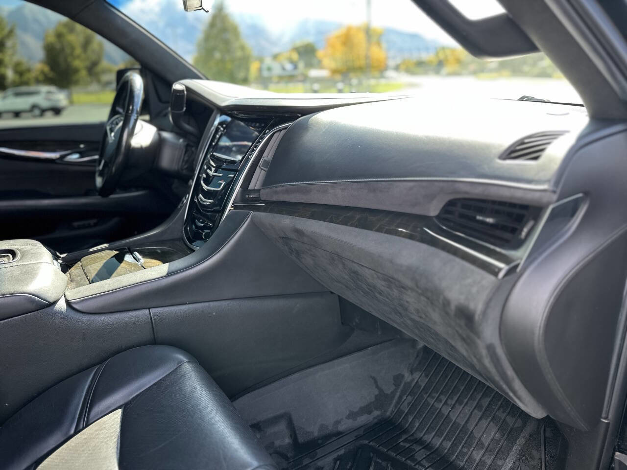 Used 2017 Cadillac Escalade ESV Platinum image 23