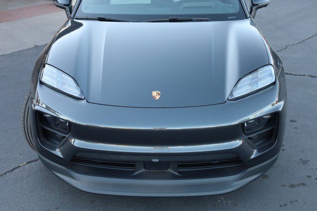 Used 2025 Porsche Macan 4 Electric AWD/4WD image 9