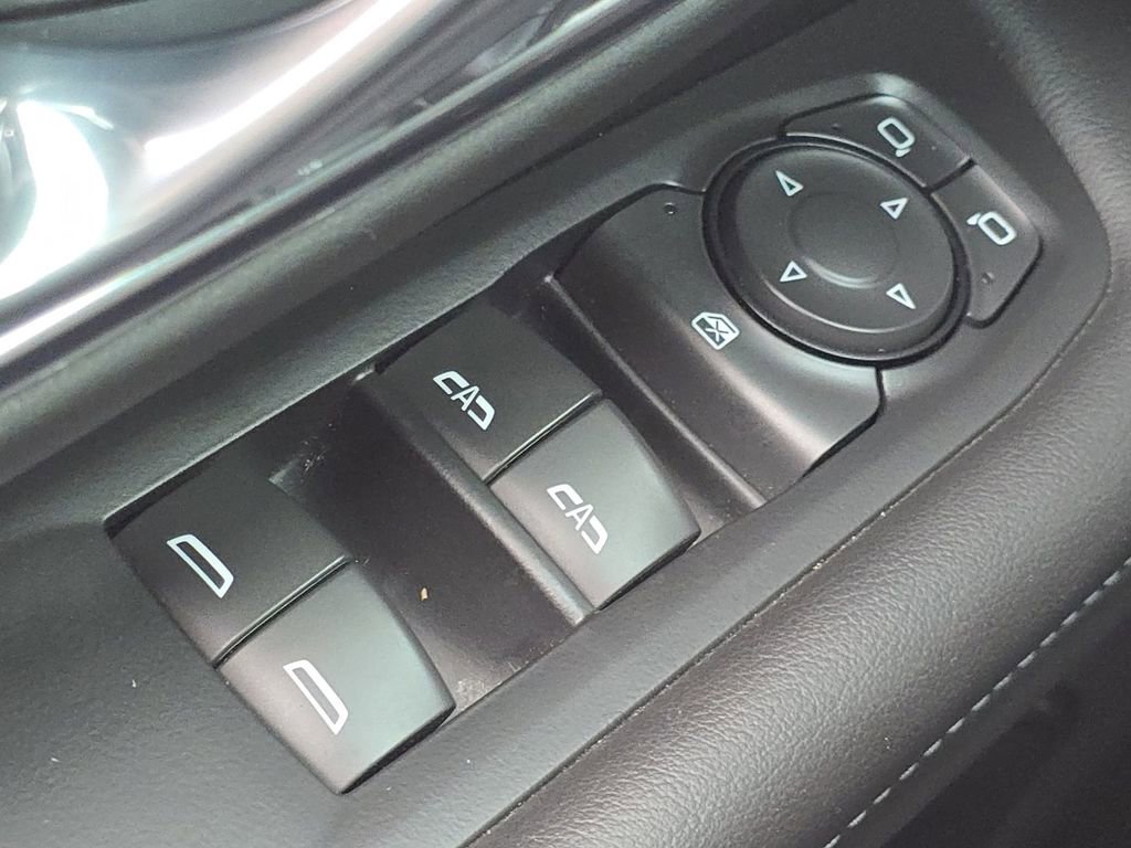 Used 2023 GMC Yukon SLE AWD/4WD image 26