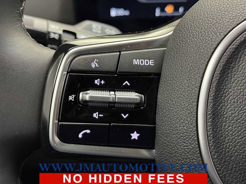 Used 2025 Kia Carnival SX Prestige image 42