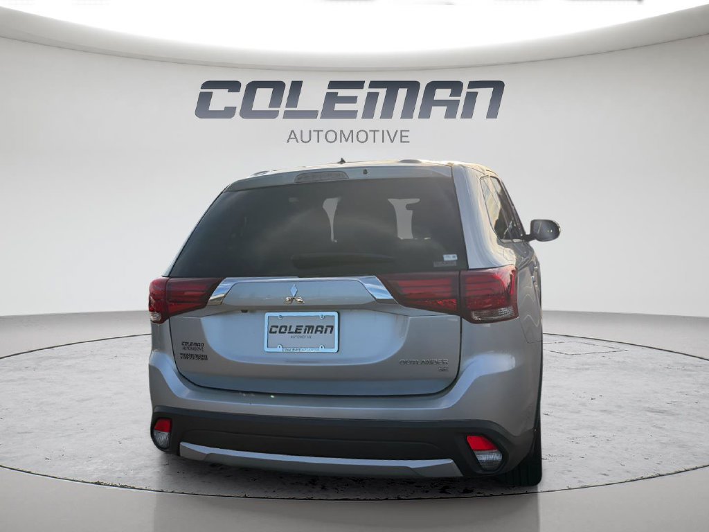 Used 2016 Mitsubishi Outlander SE AWD/4WD image 4