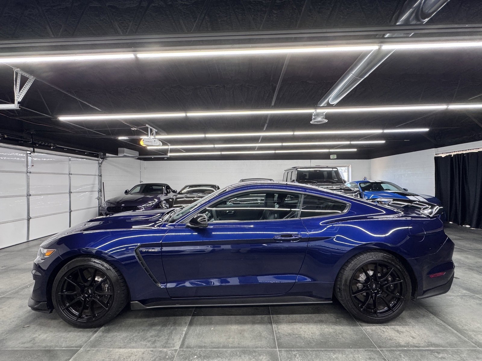 Used 2019 Ford Mustang Shelby GT350 w/ Technology Package image 3
