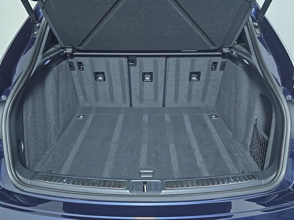 Certified 2023 Porsche Macan Turbo AWD/4WD image 13