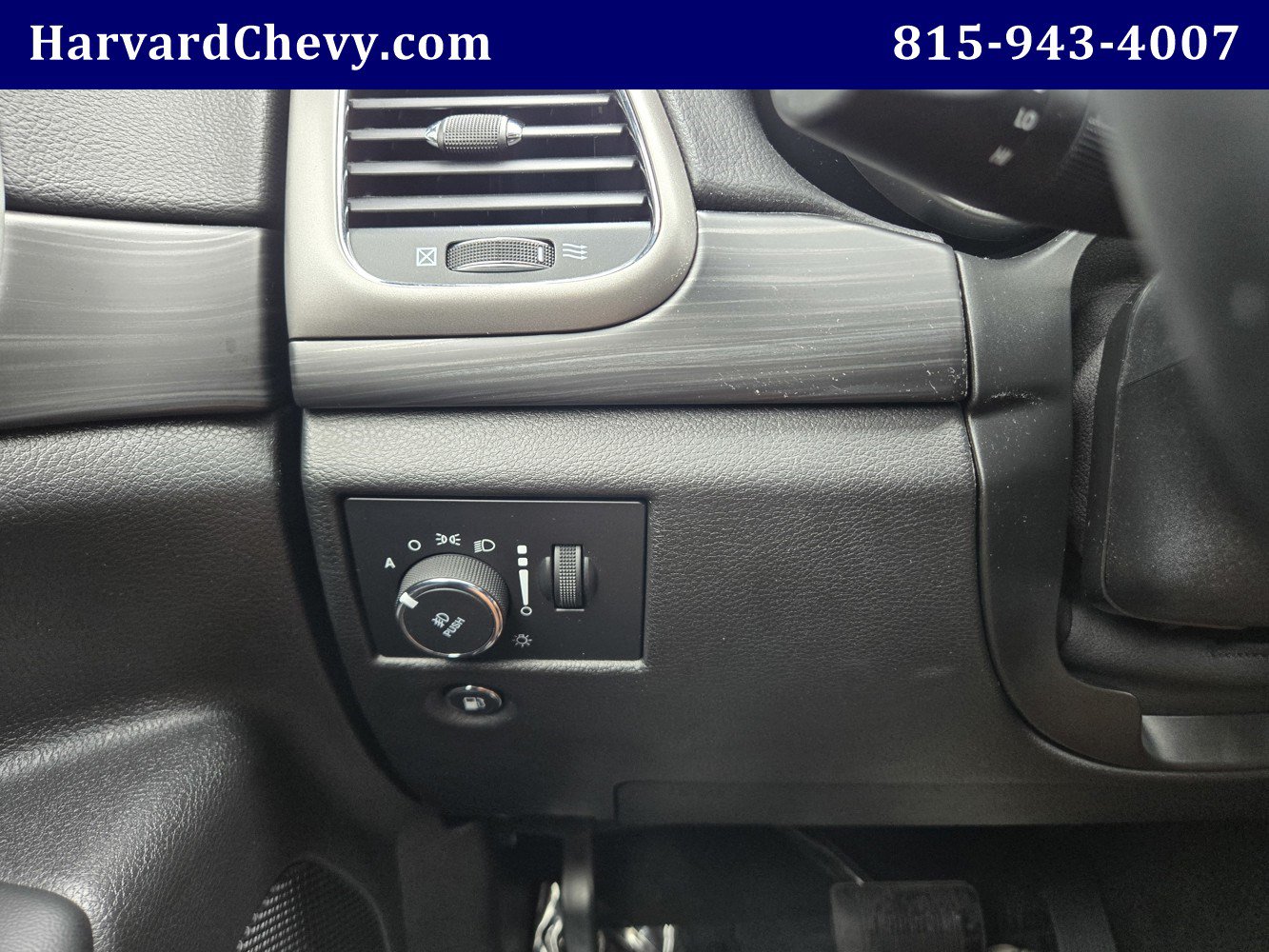 Used 2021 Jeep Grand Cherokee Laredo AWD/4WD image 21