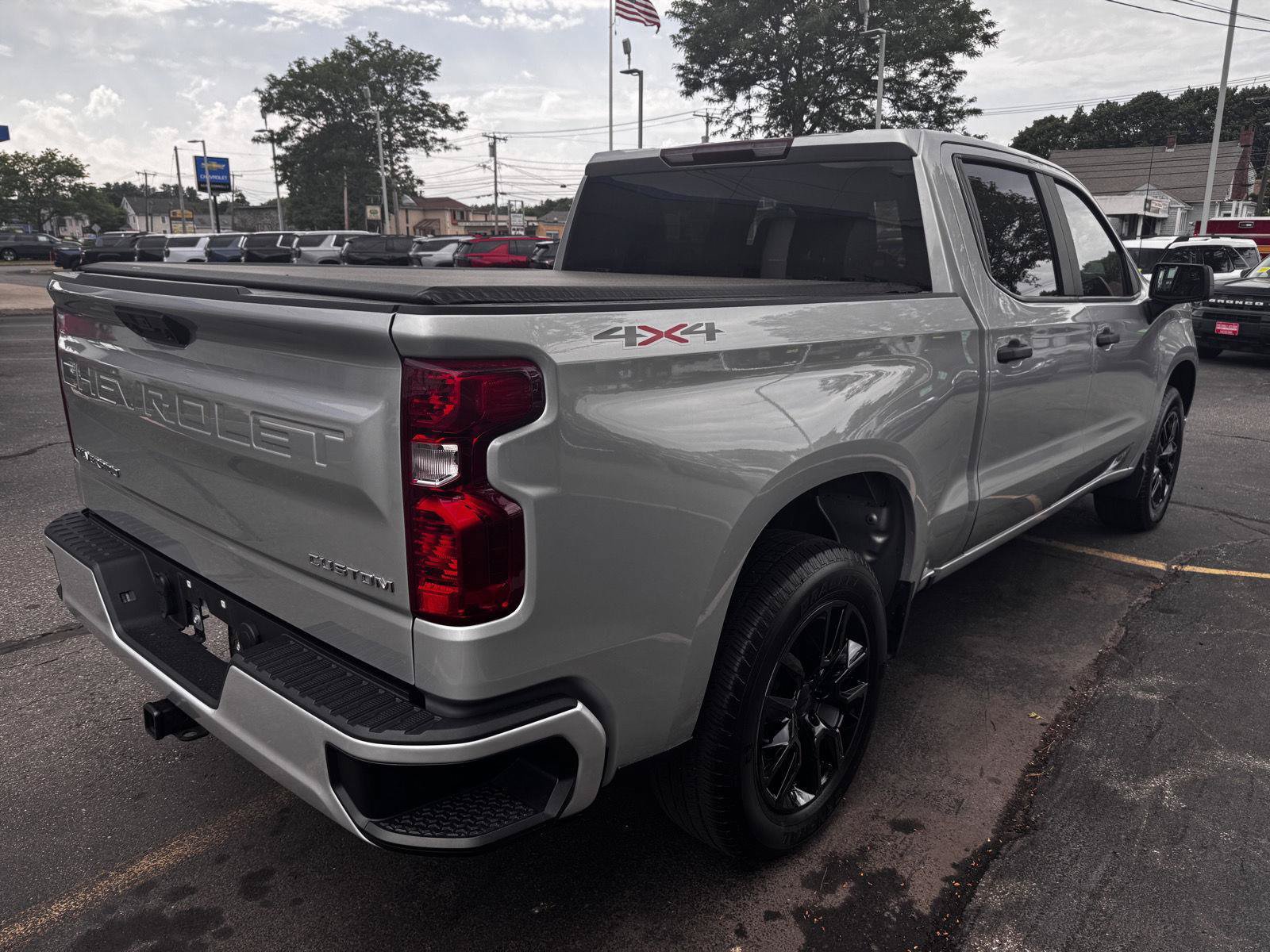 Certified 2022 Chevrolet Silverado 1500 Custom AWD/4WD image 6