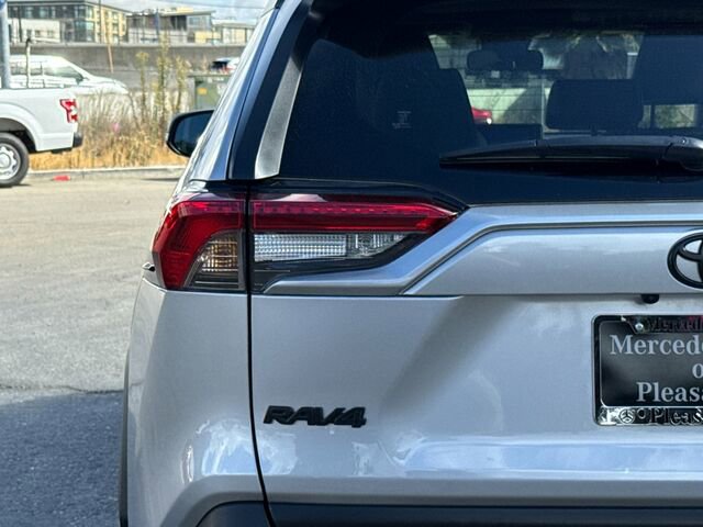 Used 2025 Toyota RAV4 XLE Premium image 35
