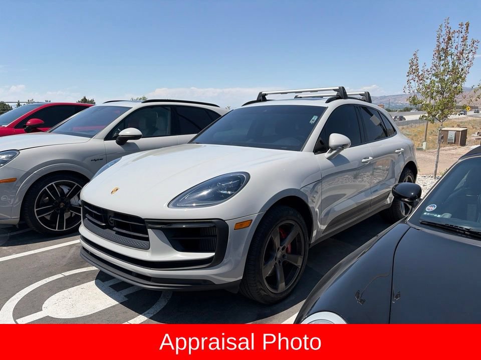 Certified 2024 Porsche Macan S AWD/4WD image 2