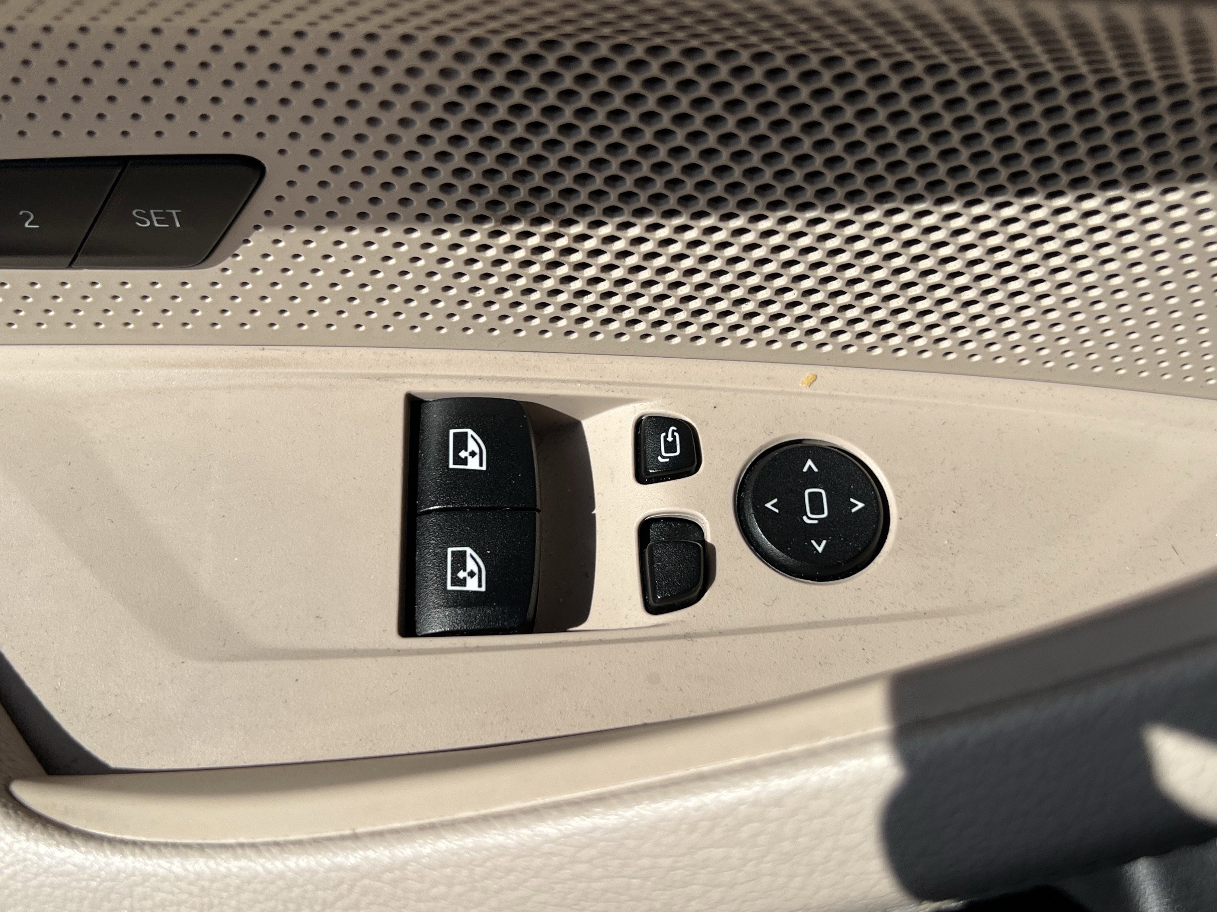 Used 2021 BMW 430i Coupe w/ Premium Package image 15