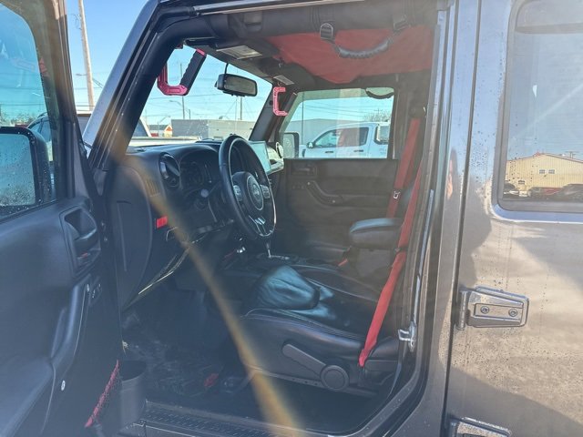 Used 2017 Jeep Wrangler Unlimited Rubicon image 9
