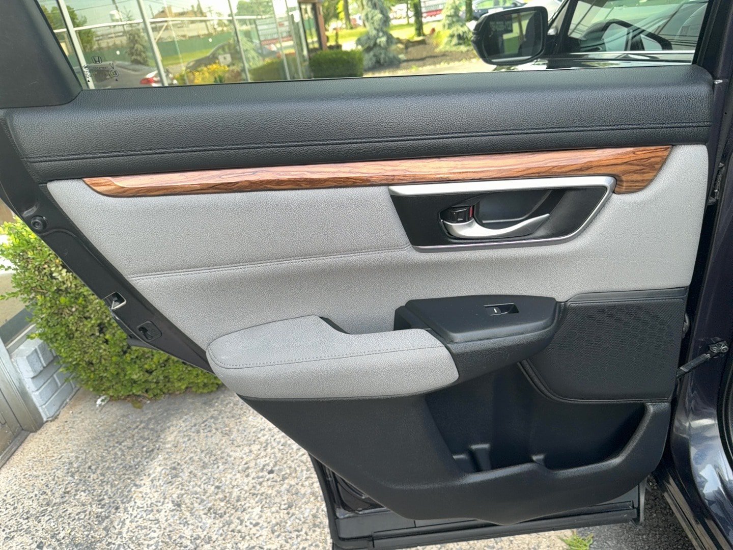 Used 2017 Honda CR-V EX image 17