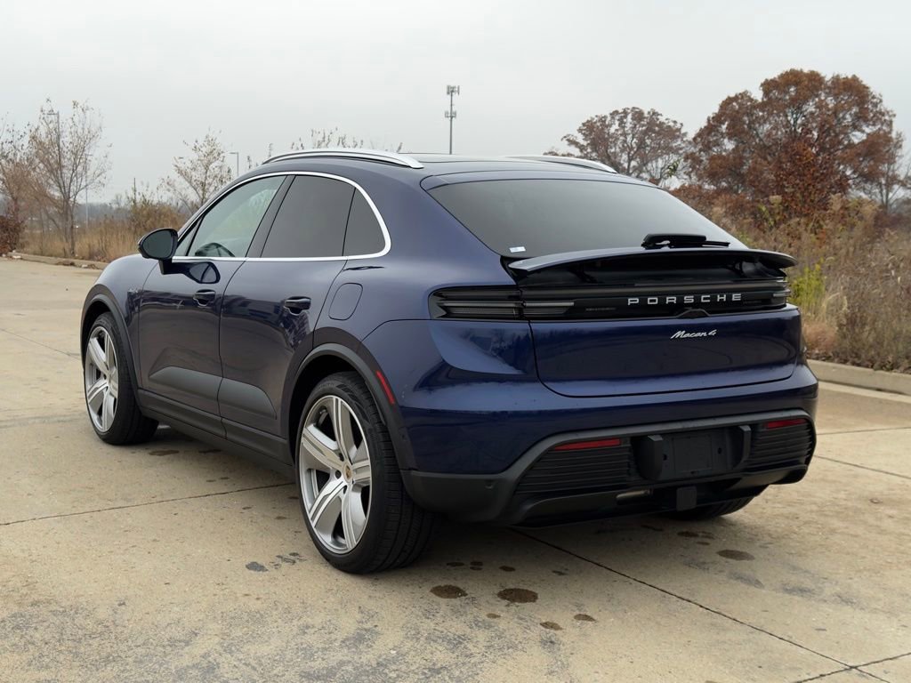 Used 2024 Porsche Macan 4 Electric image 3