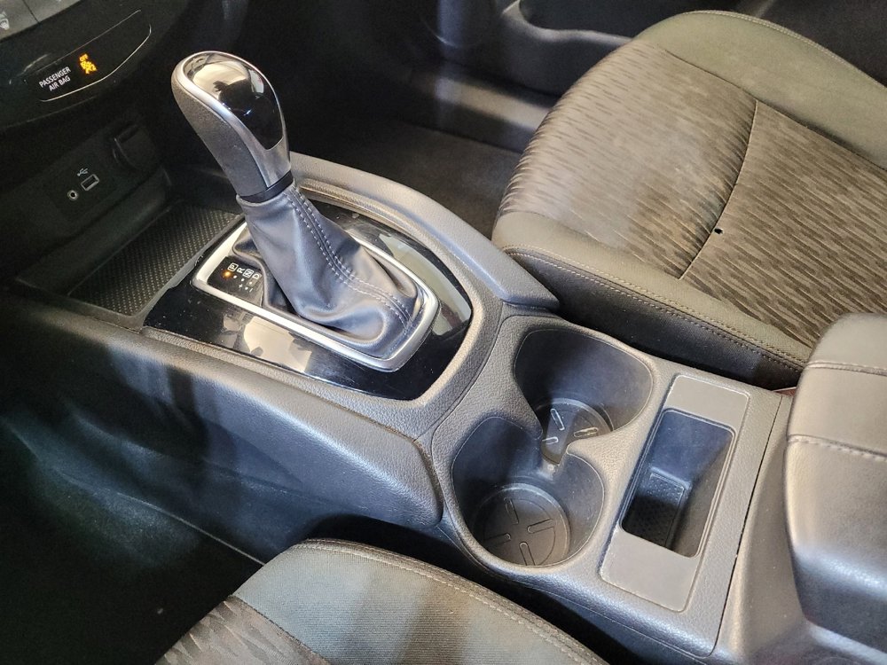 Used 2020 Nissan Rogue S image 26