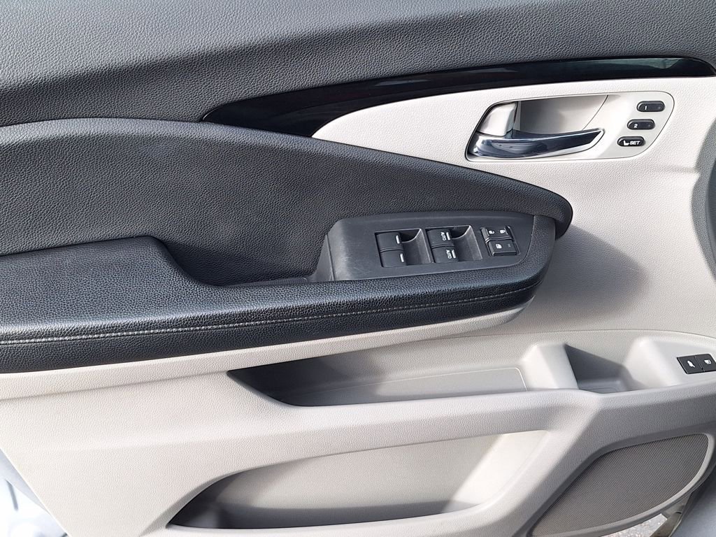 Used 2016 Honda Pilot Elite image 9