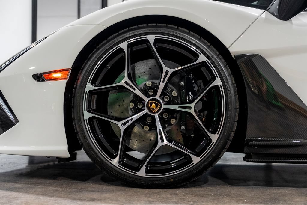 Used 2025 Lamborghini Revuelto AWD/4WD image 80
