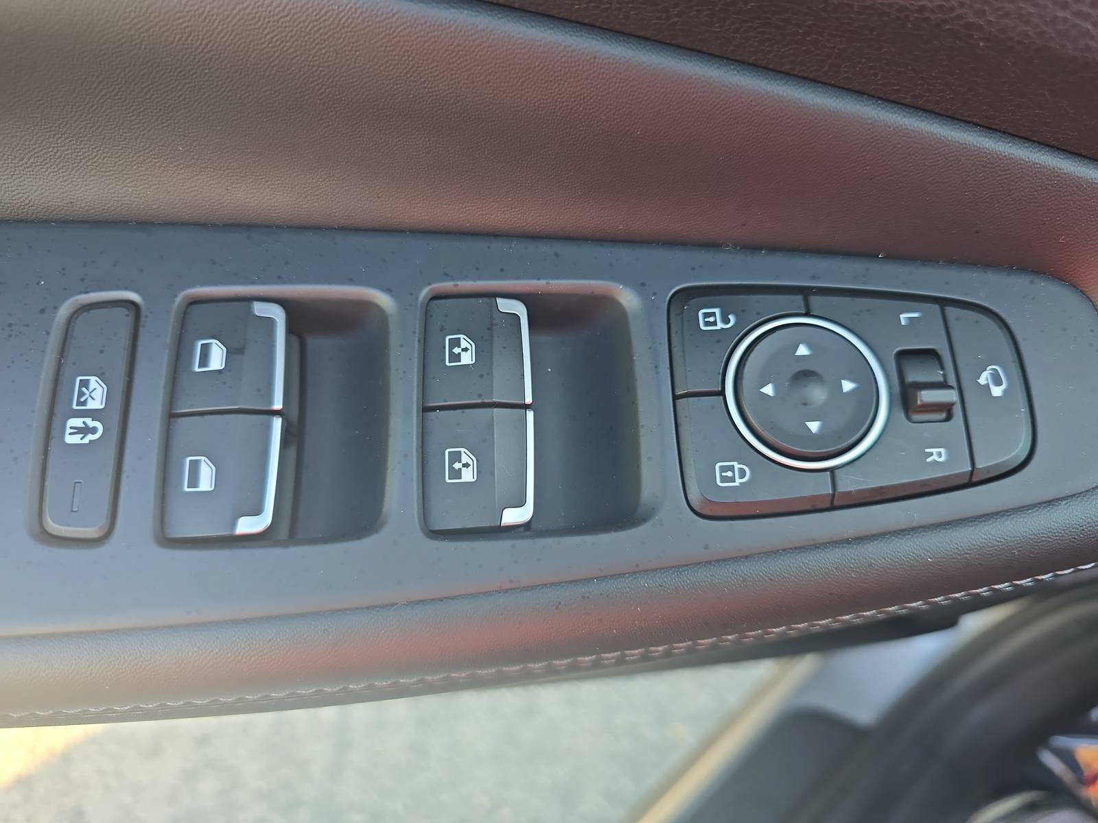 Used 2023 Hyundai Santa Fe Limited AWD/4WD image 28