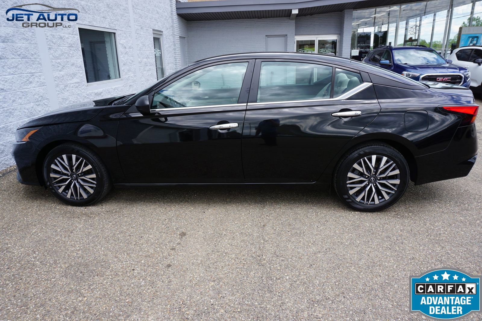 Used 2025 Nissan Altima 2.5 SV FWD image 13