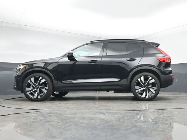 Used 2024 Volvo XC40 B5 Plus w/ Climate Package image 41