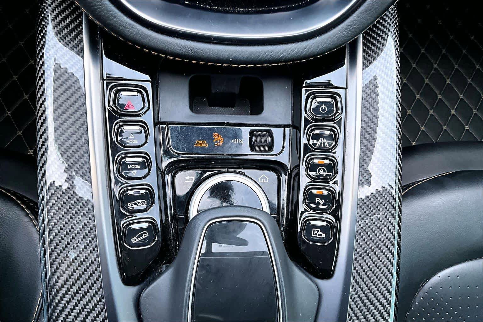 Used 2021 Aston Martin DBX AWD/4WD image 27