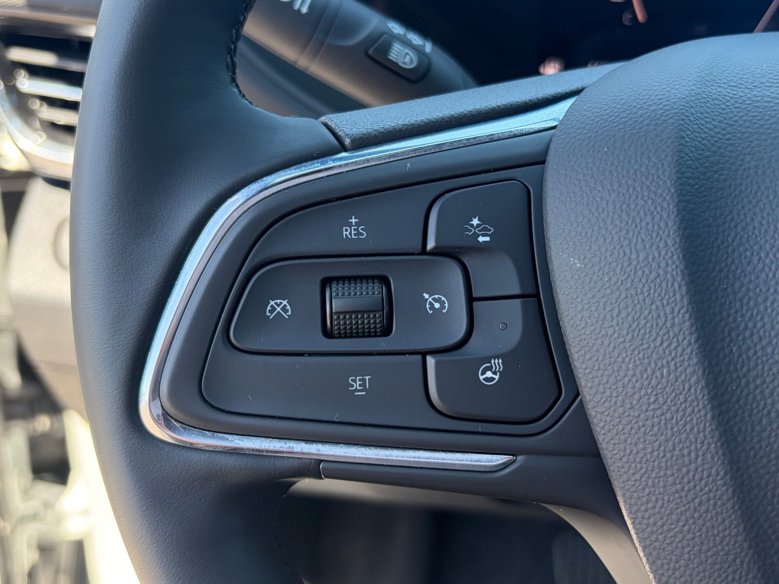 Used 2025 Buick Envista Avenir FWD image 23
