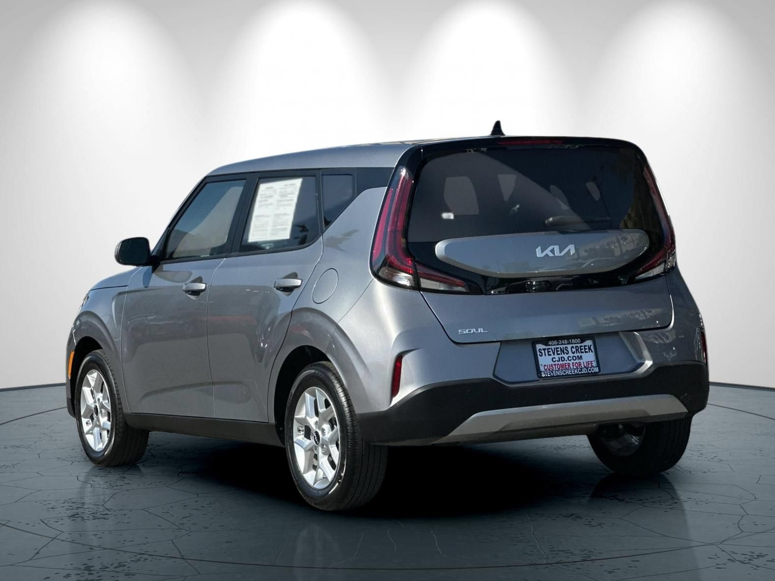 Used 2025 Kia Soul LX w/ LX Technology Package FWD image 6
