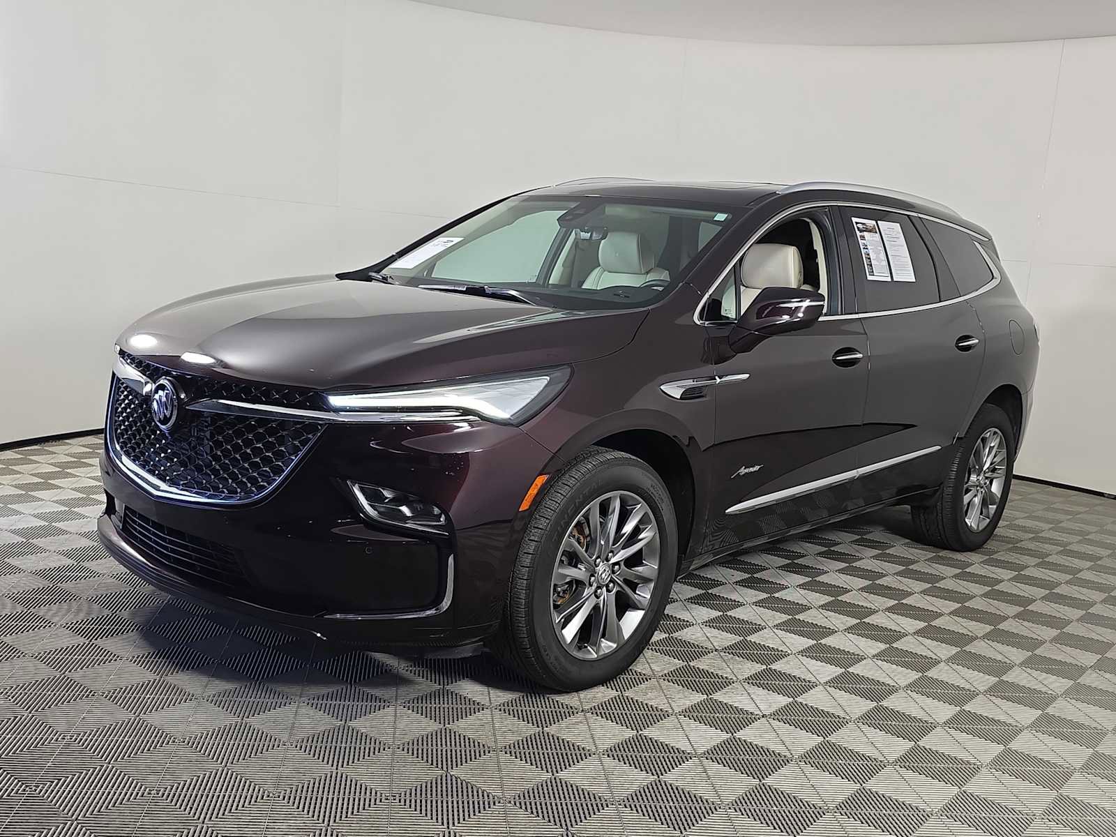 Used 2023 Buick Enclave Avenir w/ Avenir Technology Package image 4