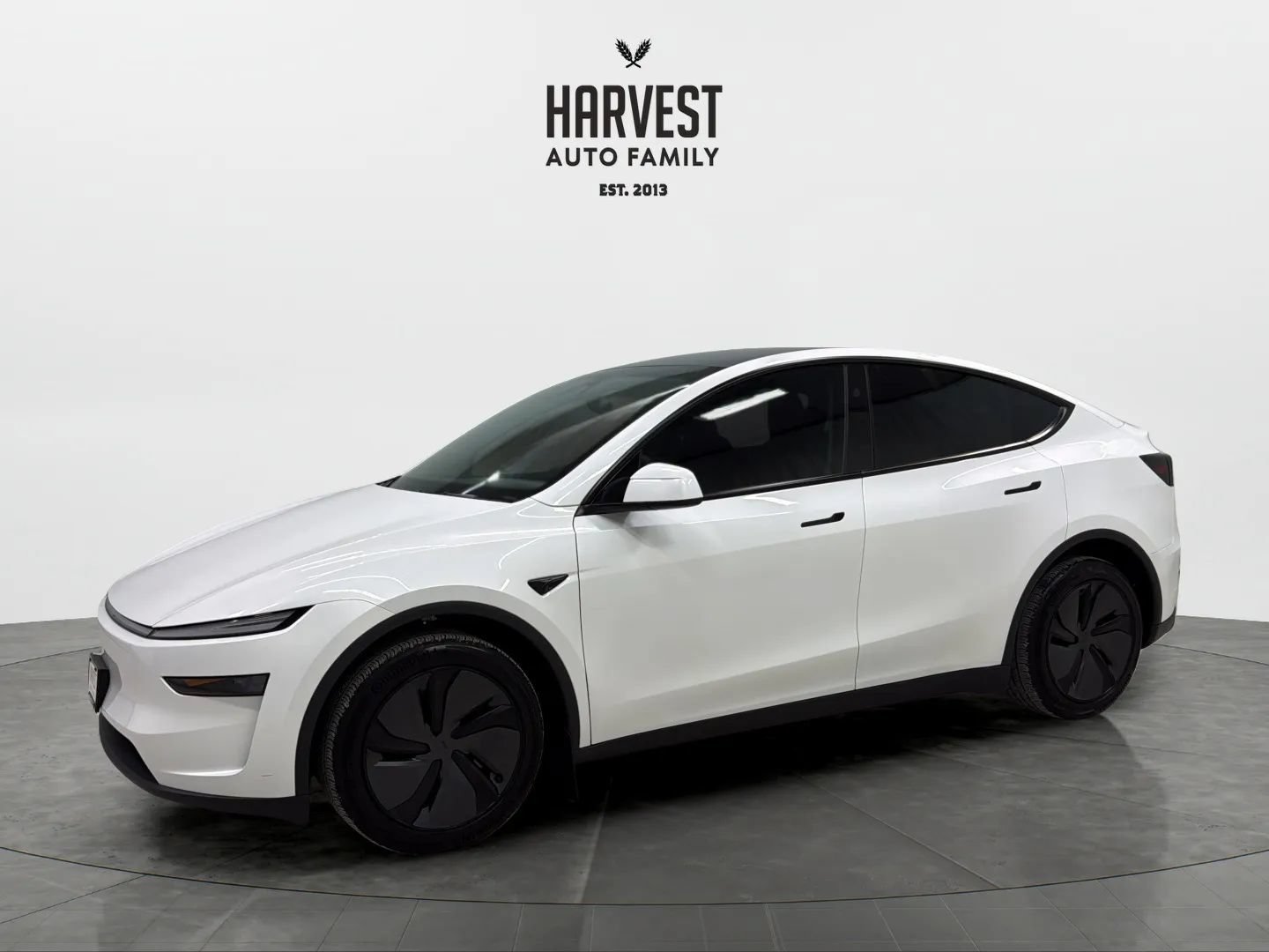 Used 2026 Tesla Model Y AWD image 1
