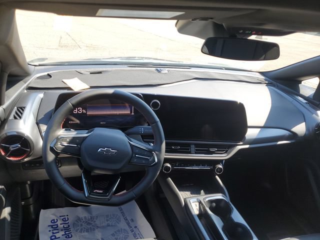 Used 2025 Chevrolet Equinox EV RS FWD image 24