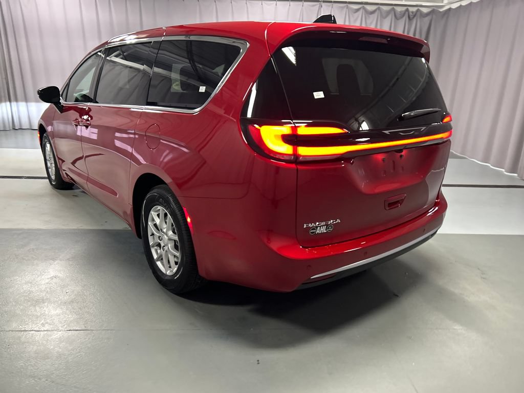 New 2027 Chrysler Pacifica Select w/ Family Tech Group FWD image 5