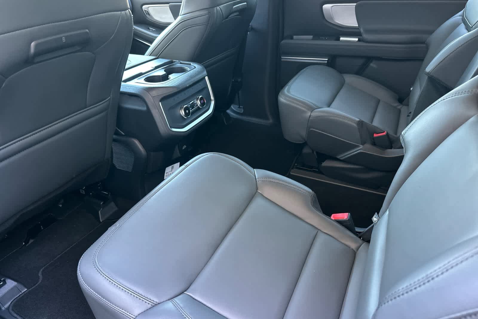 New 2026 Ford Expedition Max Active AWD/4WD image 4