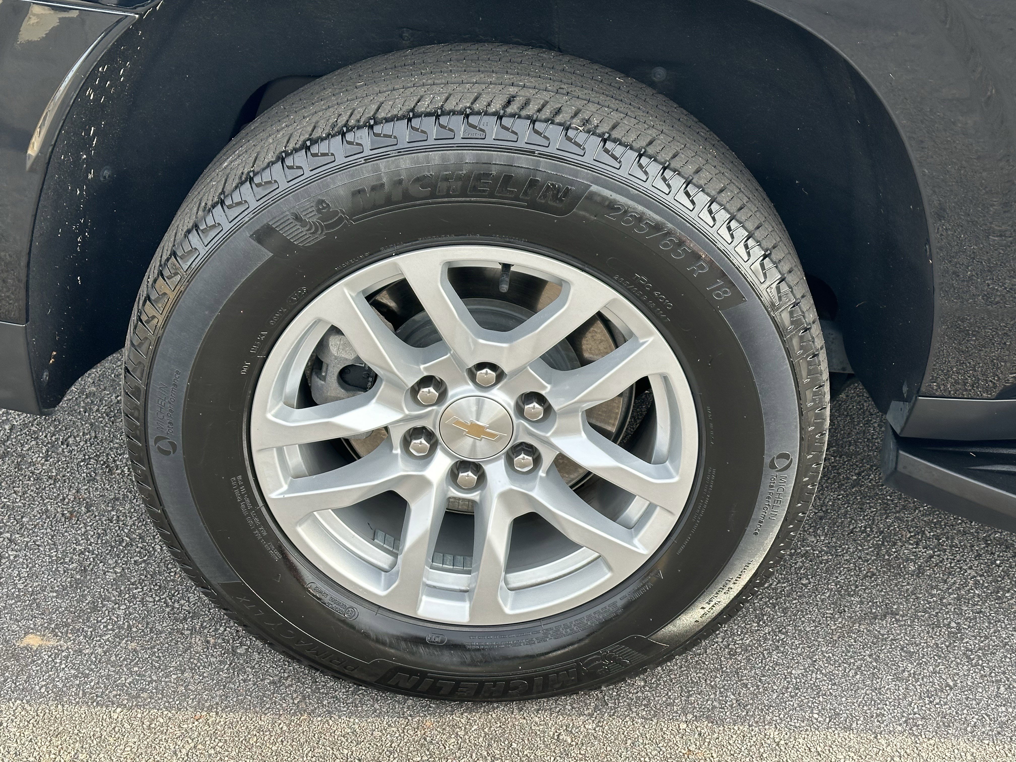 Used 2024 Chevrolet Suburban LT w/ Luxury Package image 20