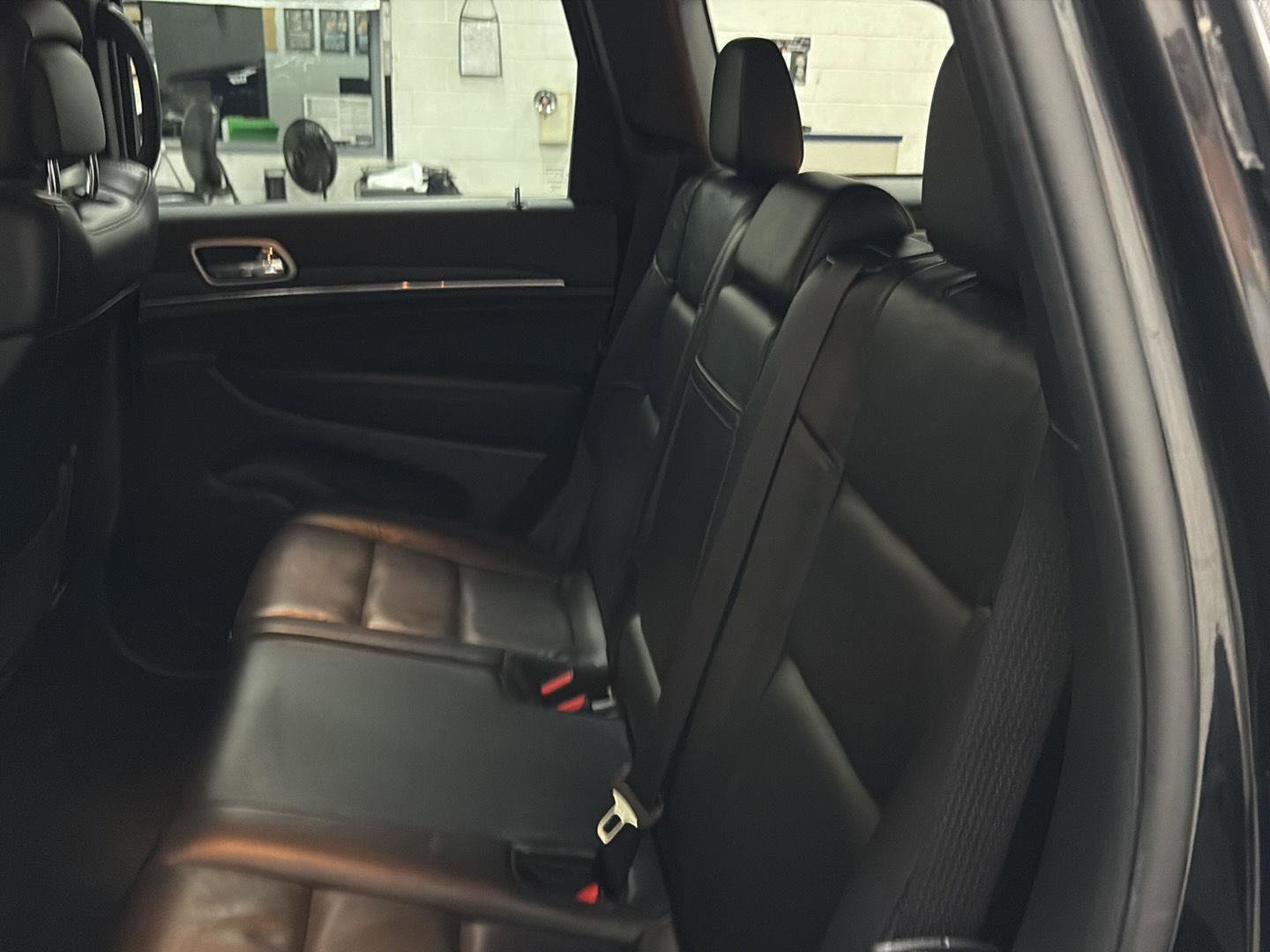 Used 2022 Jeep Grand Cherokee Limited AWD/4WD image 31