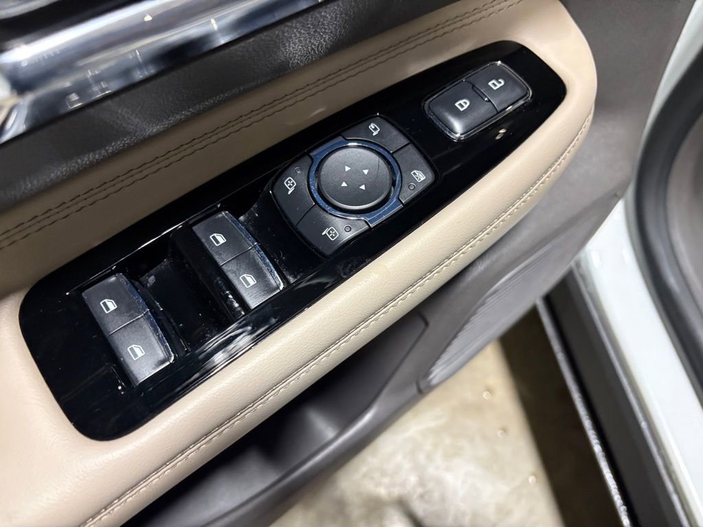 Used 2022 Lincoln Corsair Reserve w/ Equipment Group 201A image 20