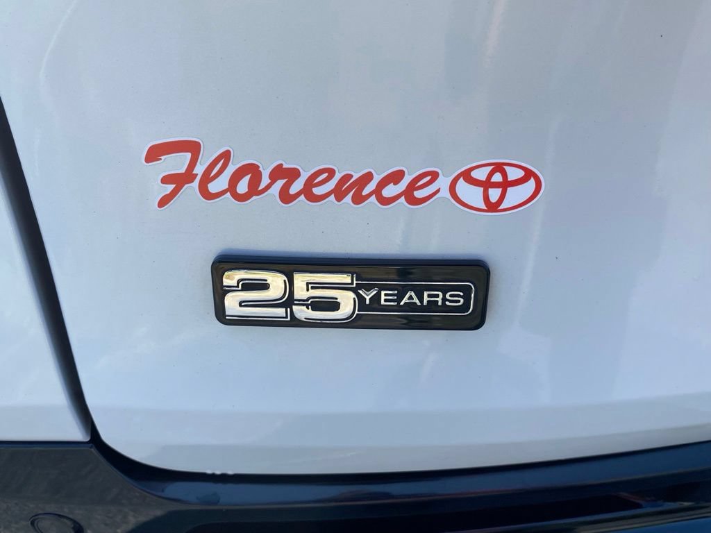 Used 2023 Toyota Sienna XSE FWD image 13