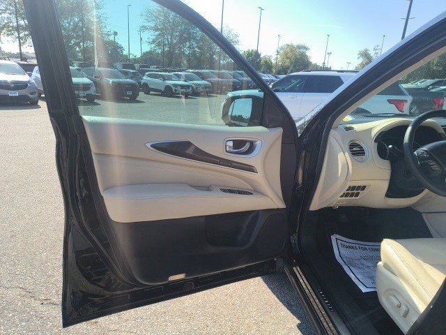 Used 2020 INFINITI QX60 Luxe w/ Essential Package FWD image 10