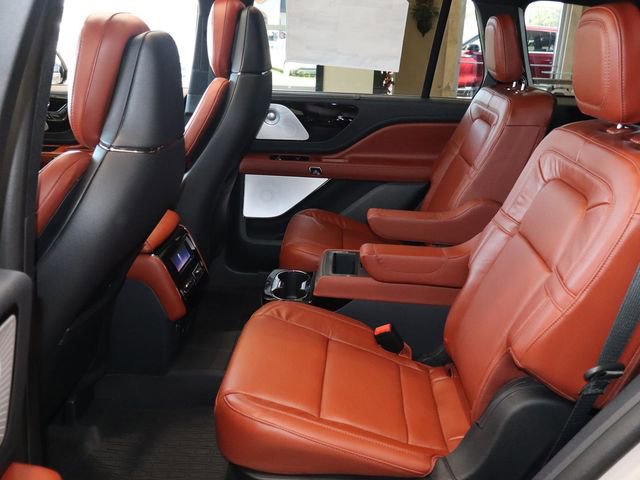 New 2025 Lincoln Aviator Reserve w/ Luxury Package image 7