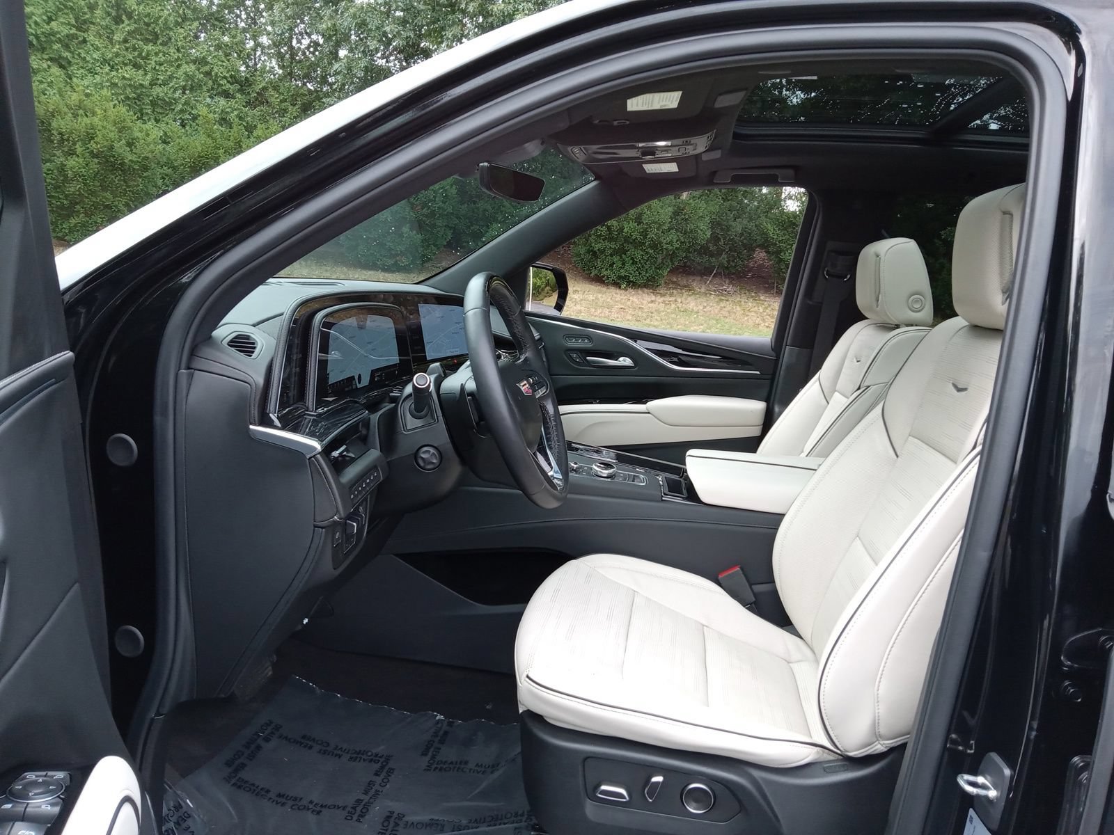Used 2023 Cadillac Escalade Sport w/ Touring Package AWD/4WD image 11