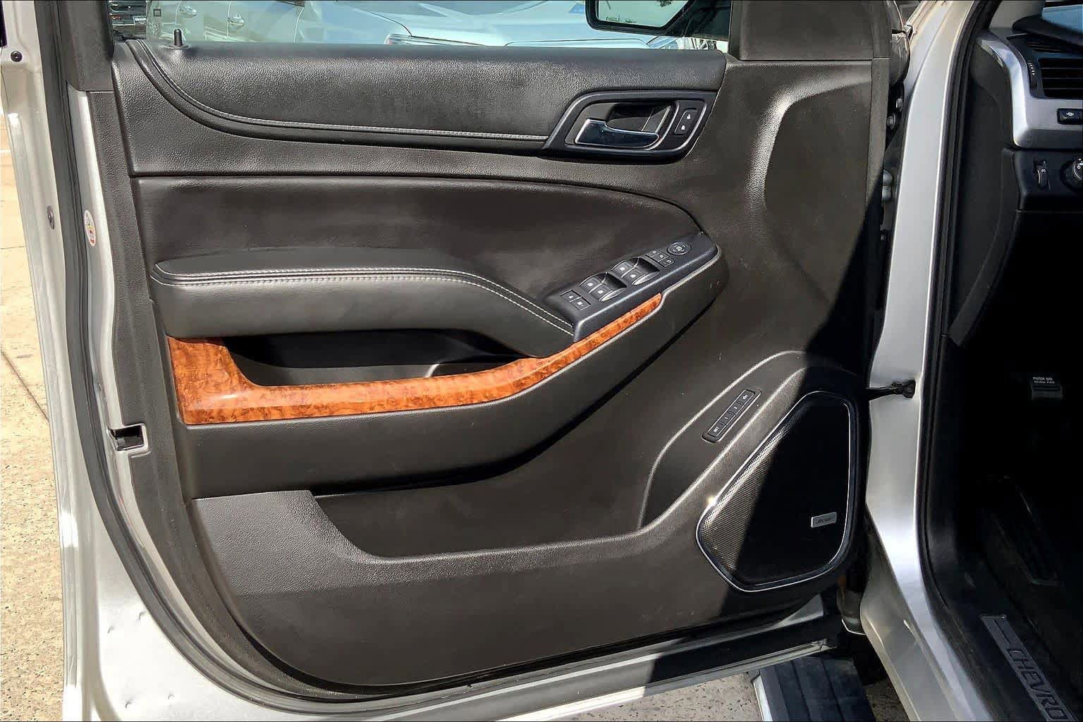 Used 2018 Chevrolet Tahoe Premier AWD/4WD image 22