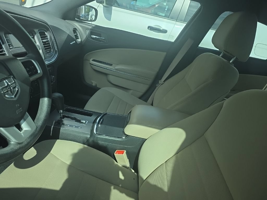 Used 2014 Dodge Charger SE RWD image 11